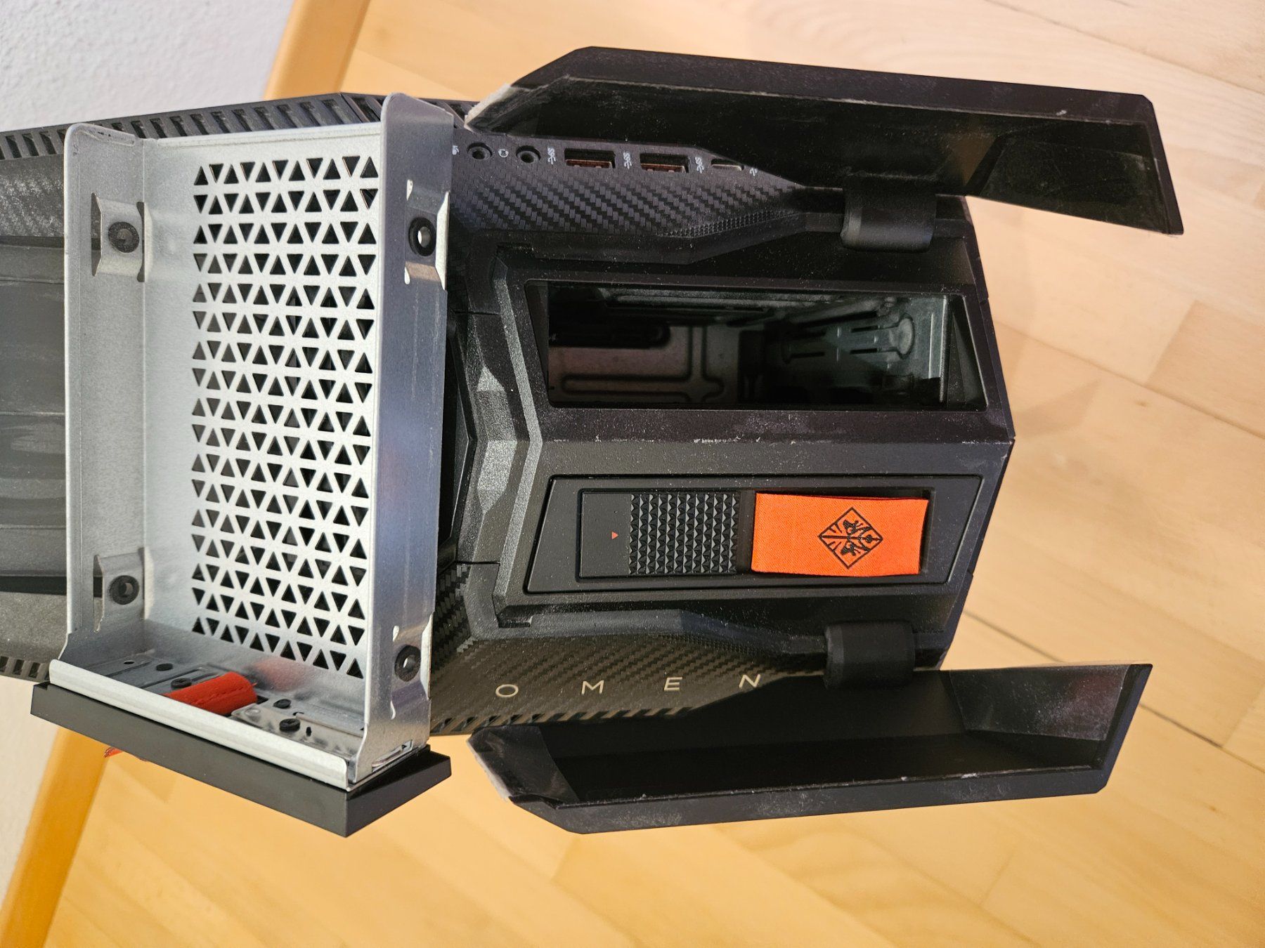 Hewlett Packard PC: OMEN by HP Desktop PC 880 Gaming PC – Usato da St. Gallen venduto da man_y6zr 6