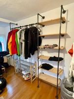 Various Wasserrohr Kleiderschrank