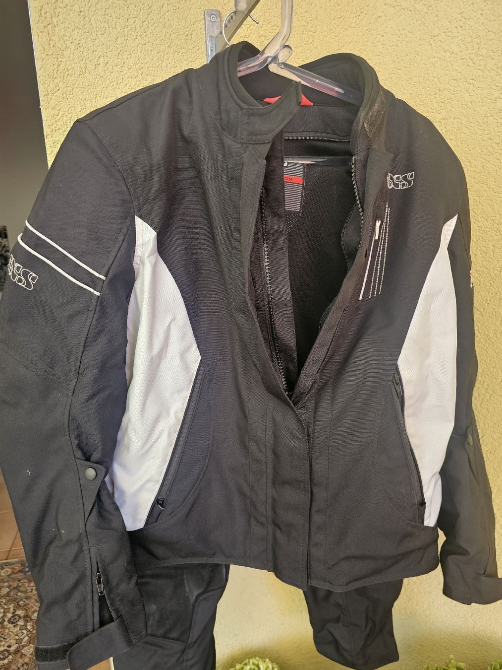 IXS Lotti di vestiti: Damen Motorradkombi – Usato da Oberbüren venduto da opanigg 1