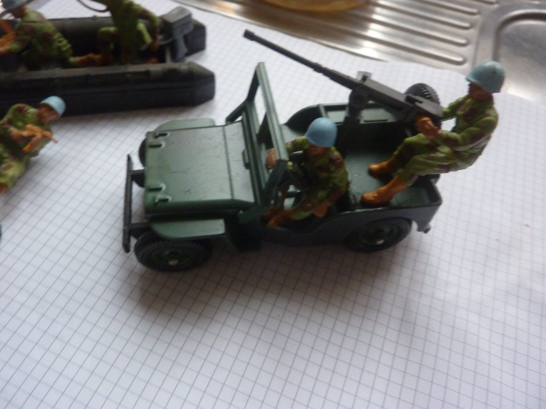Britains Modellini d'auto: BRITAINS – Nuovo e nell'imballaggio originale da Balsthal venduto da bouteliee