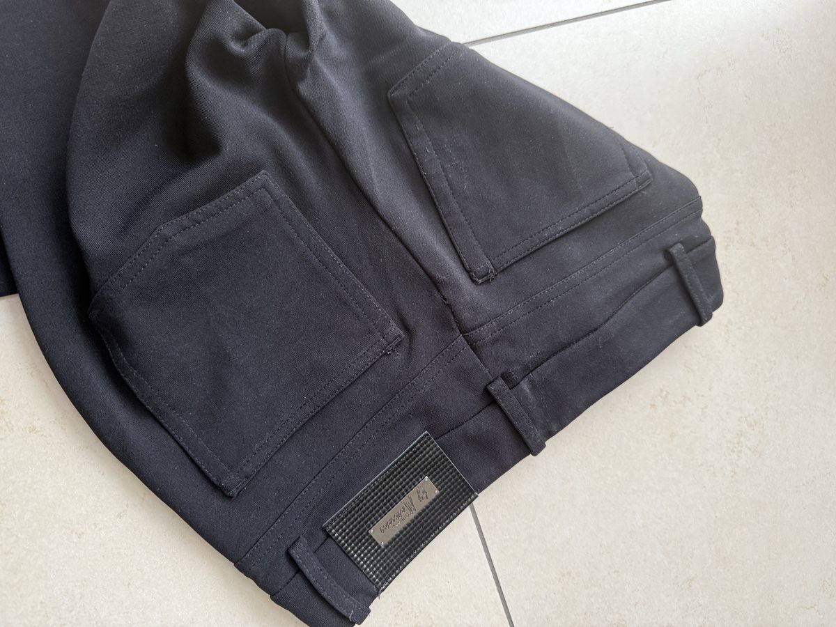 Pantaloni: Hose guess – Usato da visp venduto da Kmemo1 3