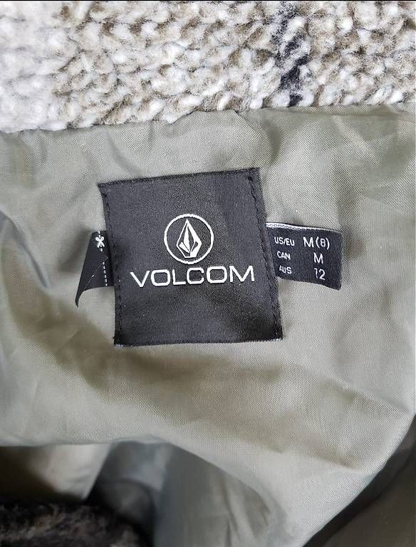 Jacken: Veste Silent Sherpa de Volcom Taille M – Gebraucht aus Nidau von jul_6tpv 2