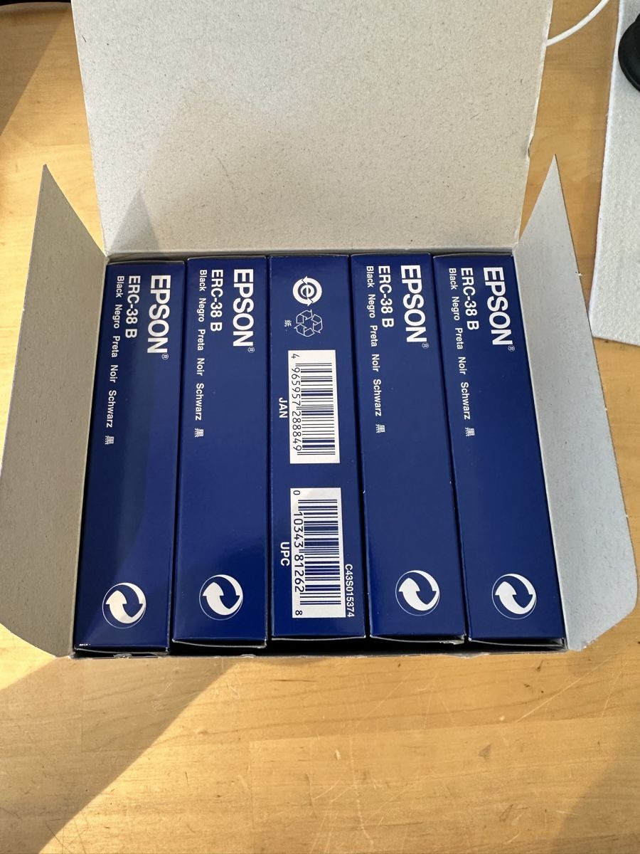 Epson Cartucce per stampanti & toner: Epson ERC-38 B Farbband Schwarz – Nuovo (secondo la descrizione) da Luzern venduto da FrankGroebel 1