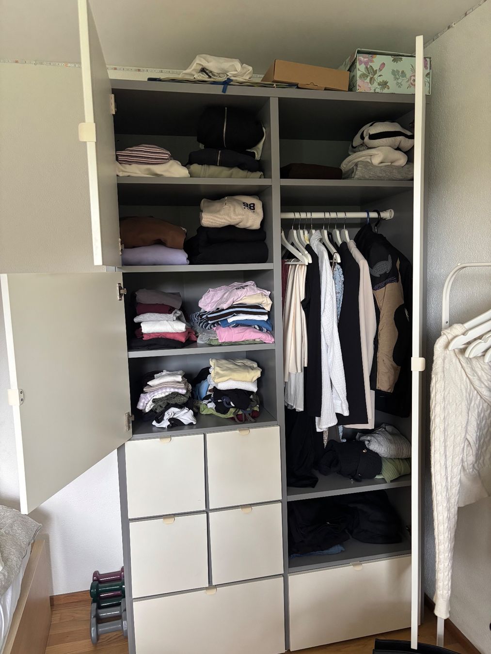 Ikea Armadi: Kleiderschrank (IKEA VISTHUS) – Usato da Ittigen venduto da siljaaaa 1