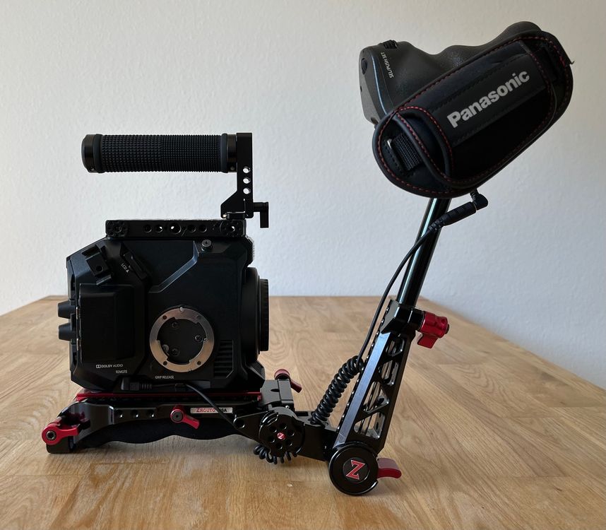 Panasonic EVA1 Cinecam mit Zacuto Shoulder-Rig und Zubehör (Gebraucht ...