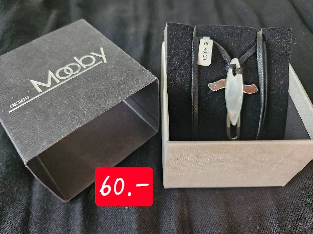 Autres bijoux: Bijoux en acier moderne  – D'occasion à Romanel-s-Lausanne par lor_dvf8 2
