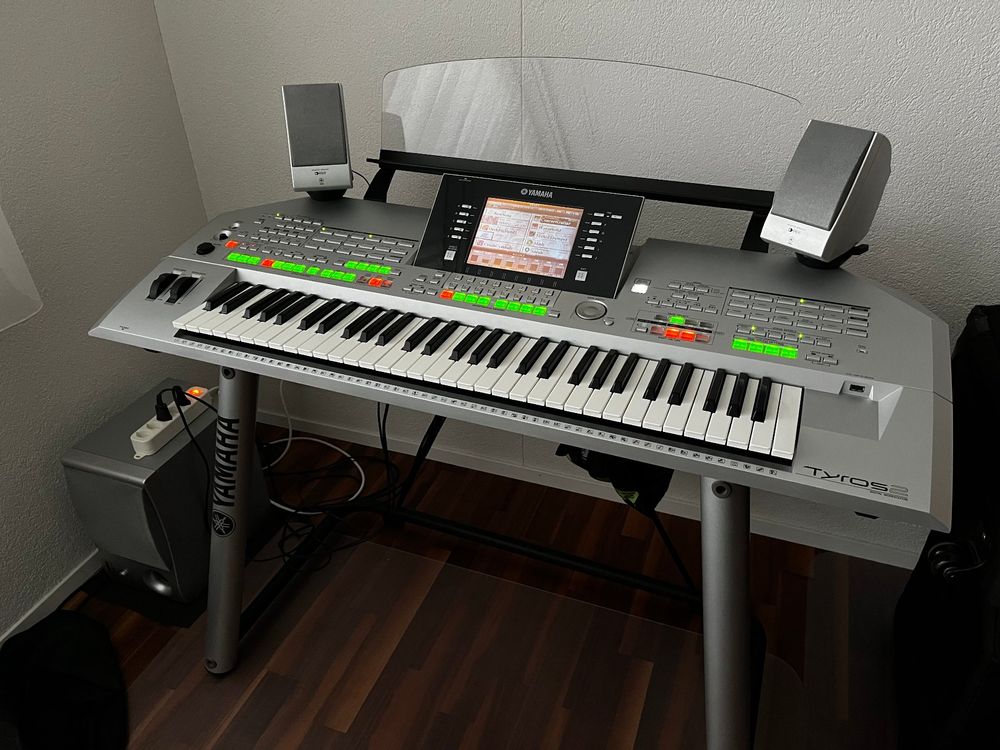 Keyboard Yamaha Tyros 2 (Gebraucht) in Muotathal für CHF 440 – nur ...