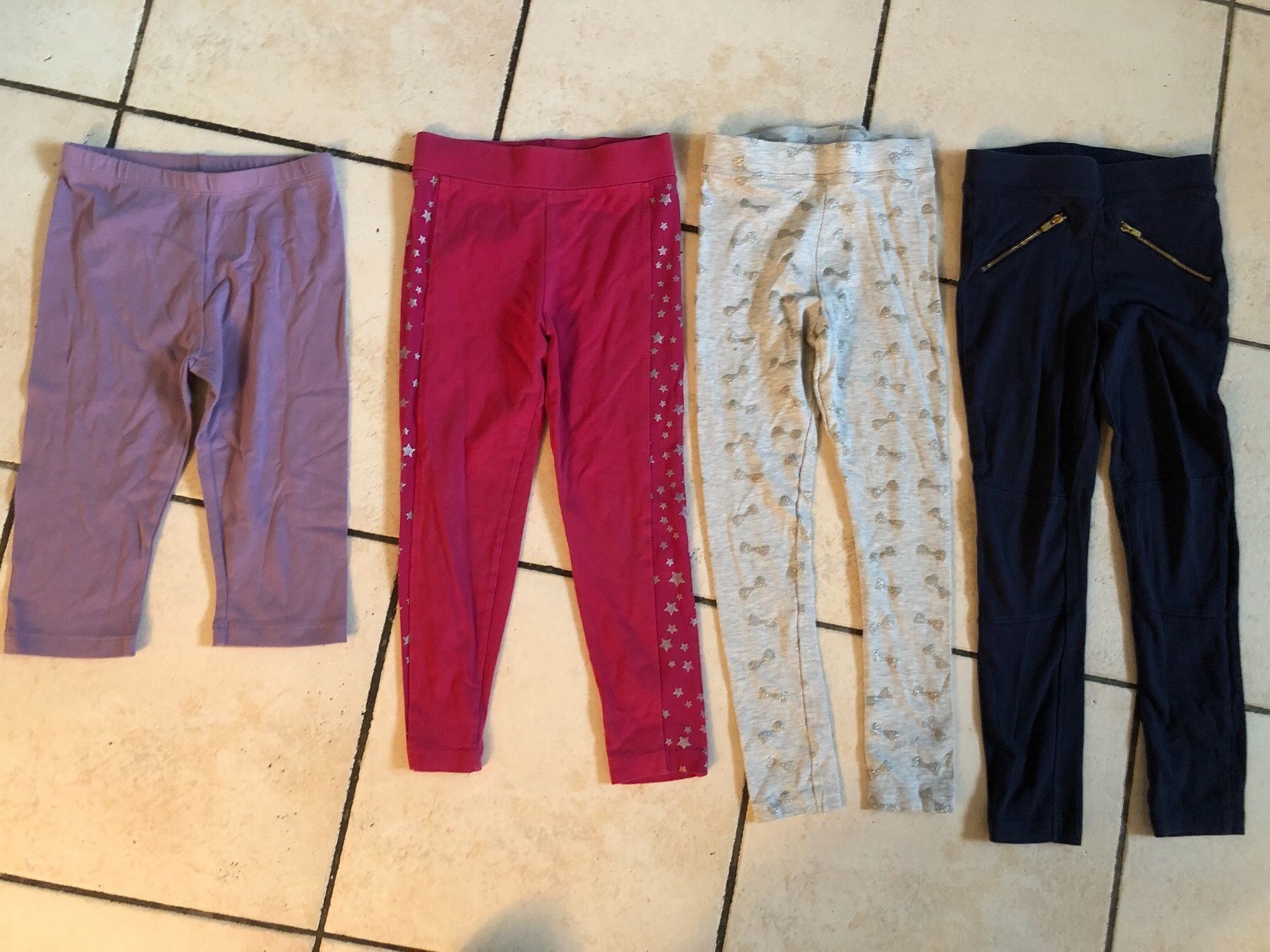 Calze & Collant: 4 dünnere Leggins Gr.110/116 – Usato da Obergerlafingen venduto da cabo4