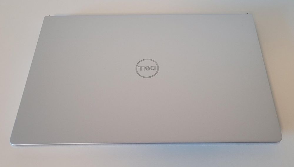 Dell Inspirion 15 (3520) Laptop mit US QWERTY Tastatur  NEU 3
