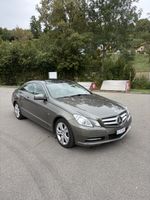 Mercedes-Benz E 300 Coupe grau Leder beige guter Zustand