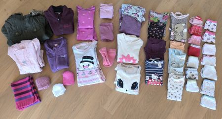 Mädchen Kleider Paket Gr. 98 - 104 Herbst / Winter (39Teile)