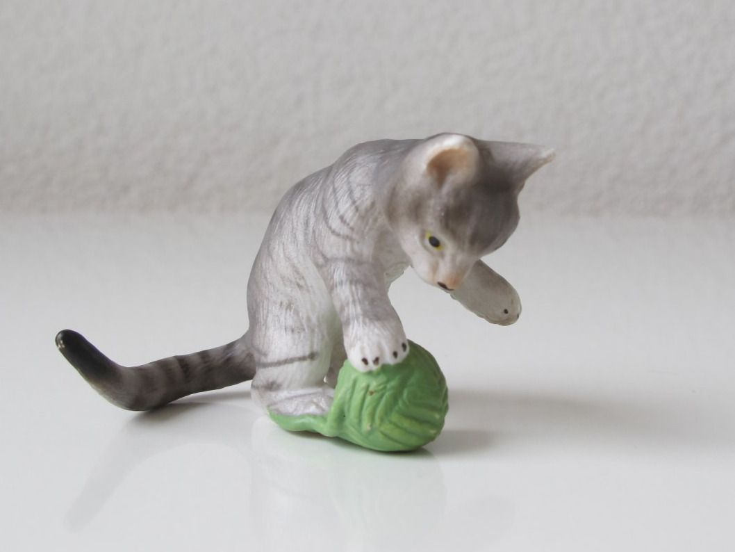 Schleich Statuette: Schleilch 14456 Kätzchen mit Wollknäuel – Usato da Vilters venduto da hedi00