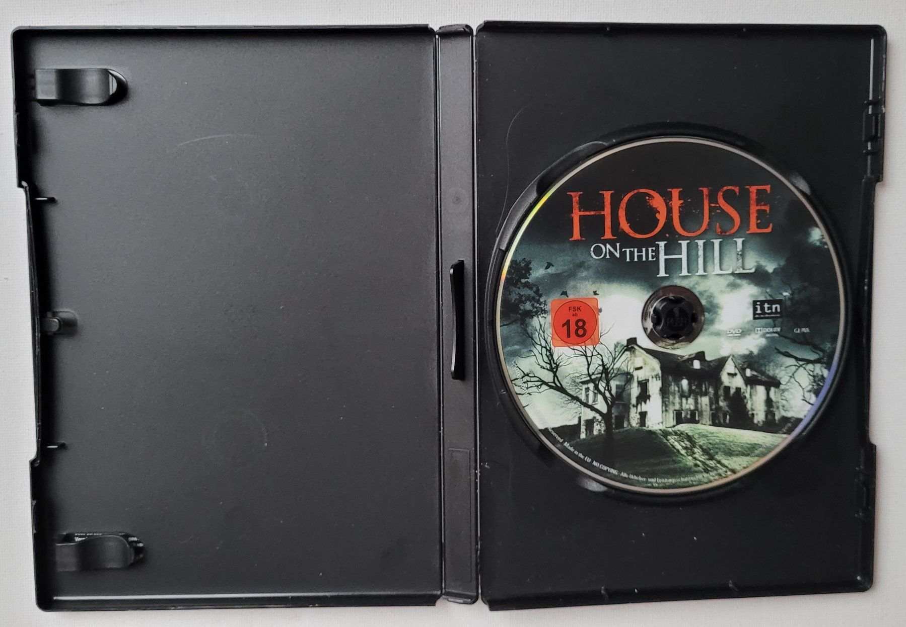 Tutti i DVDs: HOUSE ON THE HILL – Usato da Neftenbach venduto da Mador6 1
