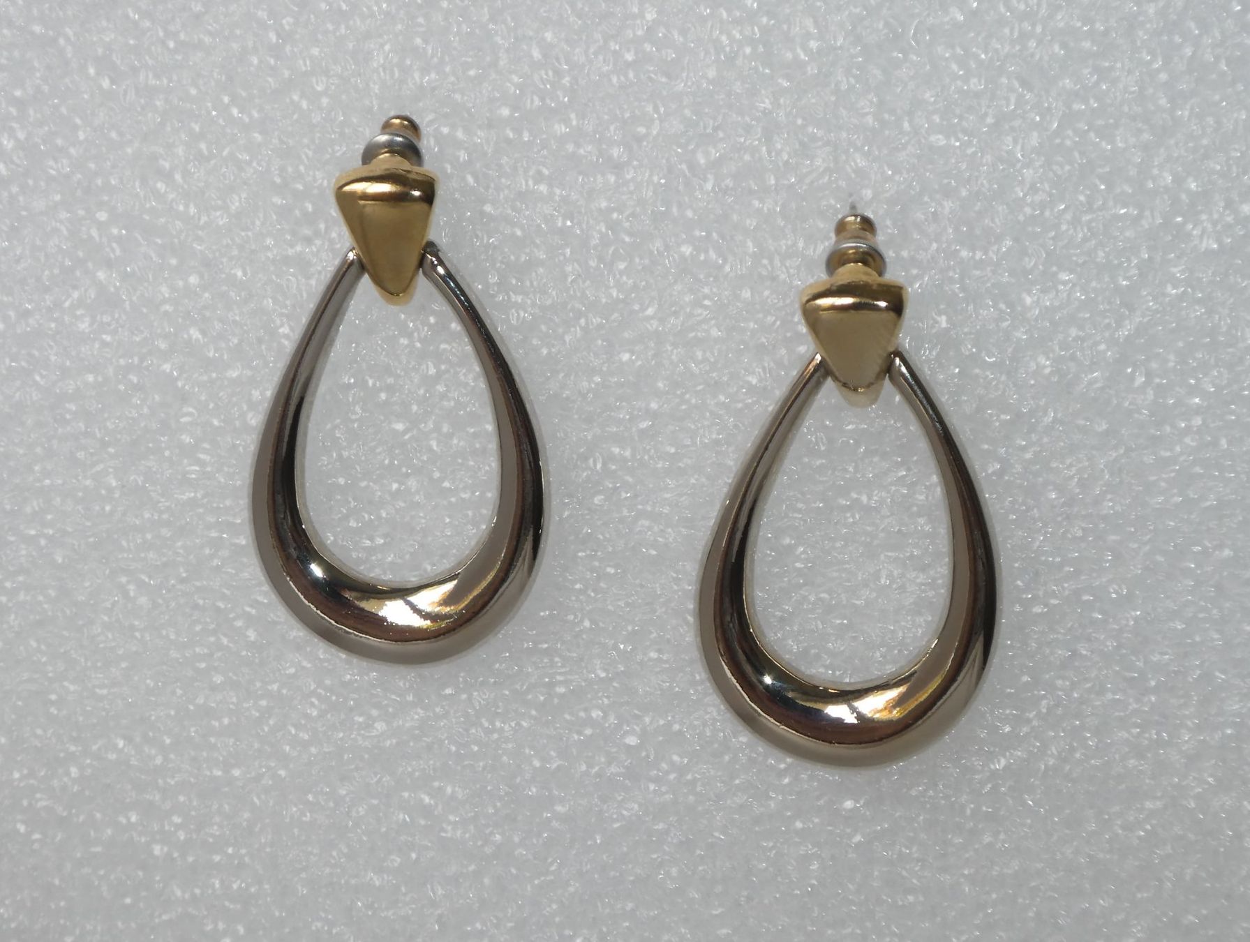 Orecchini pendenti & Orecchini a lobo: Ohrstecker Ohrringe Tropfen golden silbern – Usato da Frauenfeld venduto da dhour 2