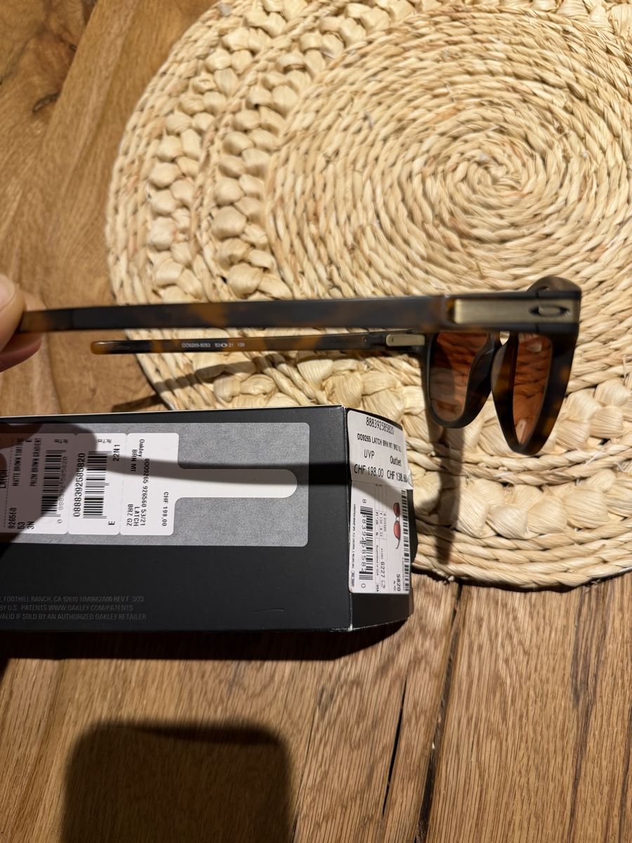 Oakley Occhiali & Lenti: Coole Oakley Latch Sonnenbrille Leo – Usato da Rüdlingen venduto da Lichee 2