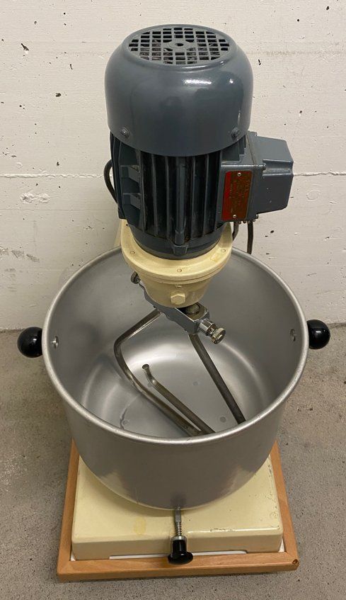 Elettrodomestici da cucina: E. Maeder Bertschinger Teigknetmaschine – Usato da Suhr venduto da KFK-MA 2