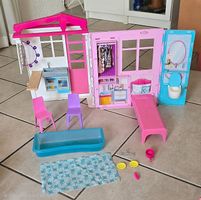 Barbie Ferienhaus mit Pool und Zubehör
