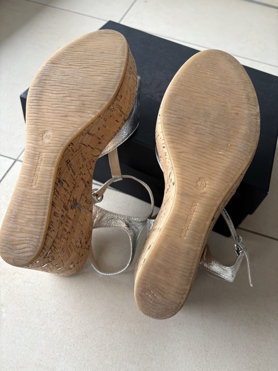 Scarpe da donna: Sandali con zeppa no. 40 – Usato da Davesco-Soragno venduto da dvf_7h6d 3