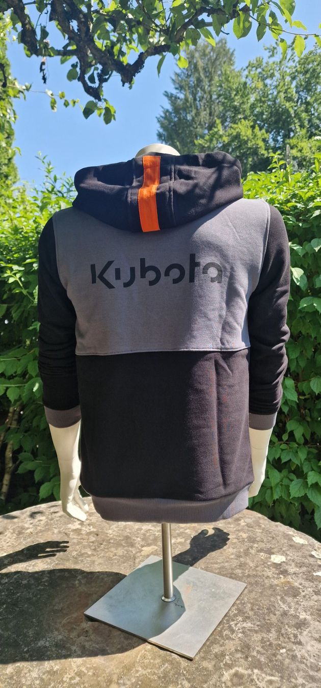 Maglioni & Felpe: Kubota Kapuzenpullover – Nuovo e nell'imballaggio originale da Reinach AG venduto da Stalder-Technik 1