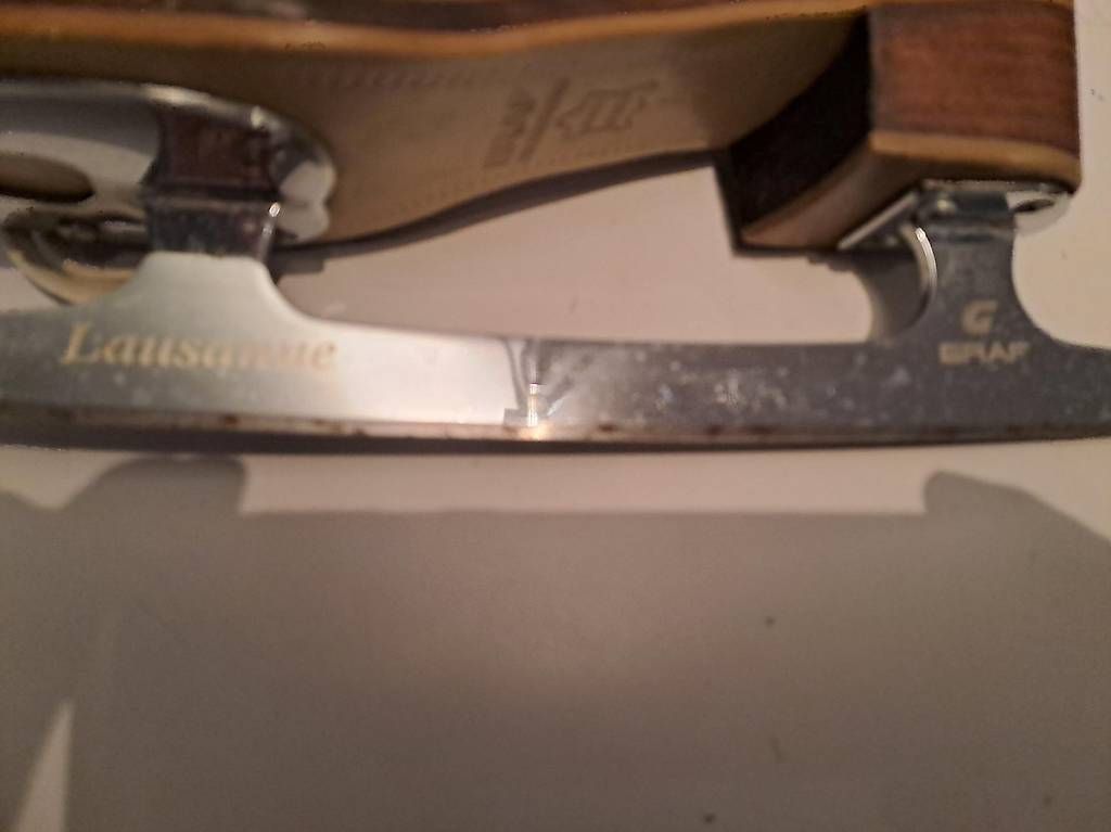 Patins à glace: Patins à glaces taille 36 – D'occasion à Payerne par dur_6vmz 1