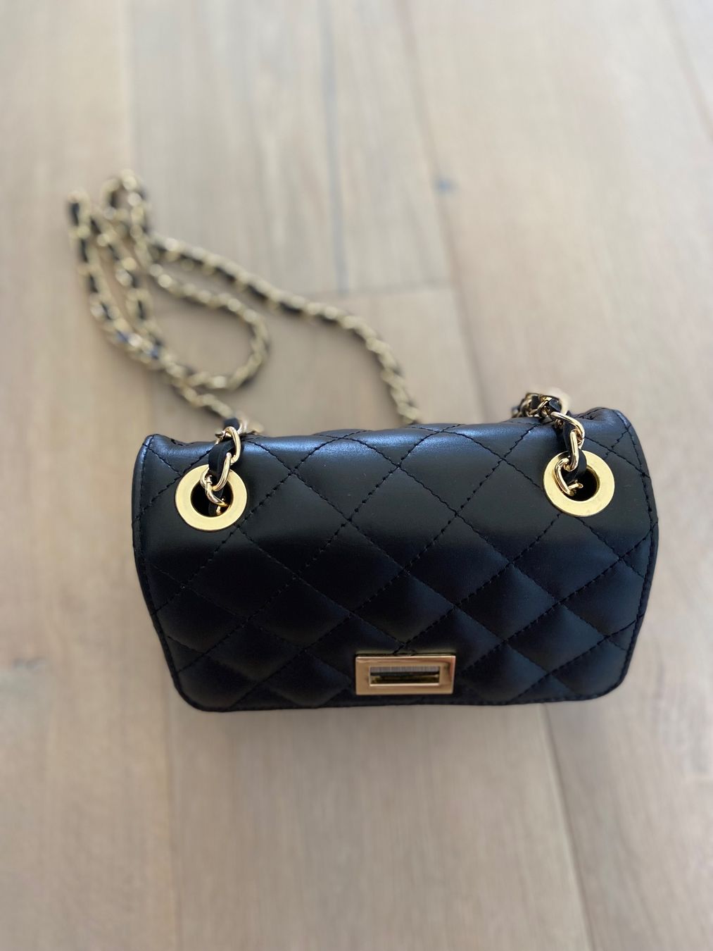 Borse da donna: Neue schwarze kleine Handtasche – Nuovo (secondo la descrizione) da Wollerau venduto da cho_7k6w 3