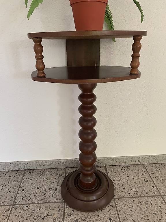 Tavoli: Wunderschöne gedrechselte Blumensäule Holz – Usato da Rothrist venduto da Oddymanliane 4