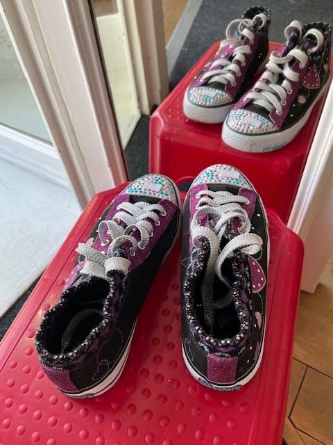 Scarpe da donna: Sneaker im Coolen Design Gr. 37 – Usato da Winterthur venduto da projectcleanup 1