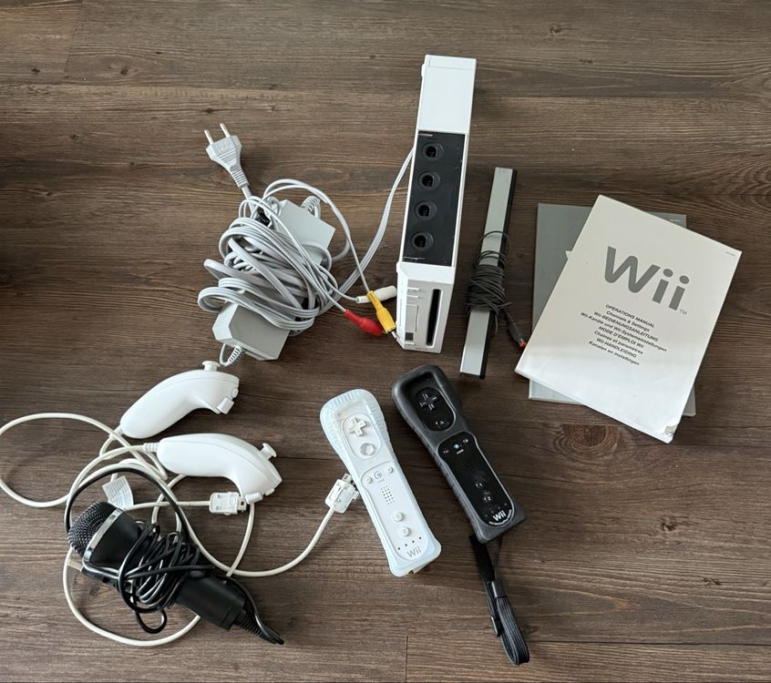 Wii Konsole mit Zubehör 1