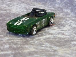 Truimph TR6 Racing 1:64