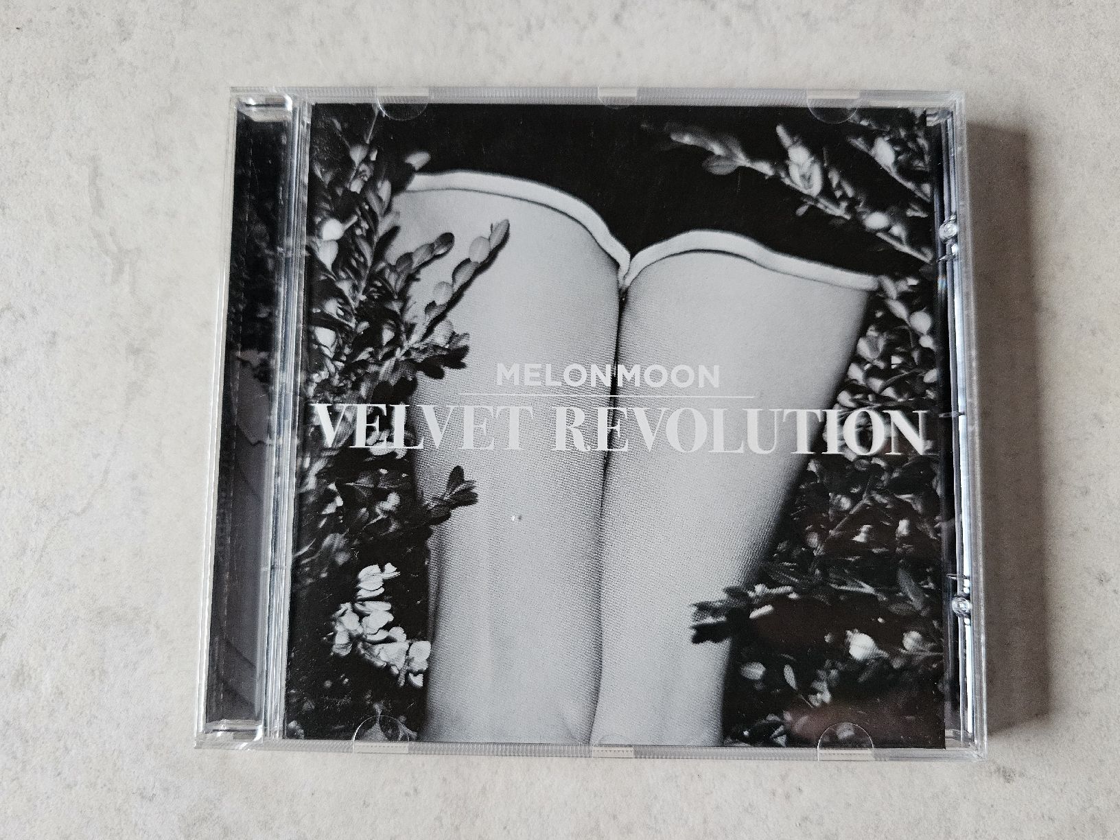CD: Melonmoon  -  Velvet Revolution – Usato da Schneisingen venduto da backstore24