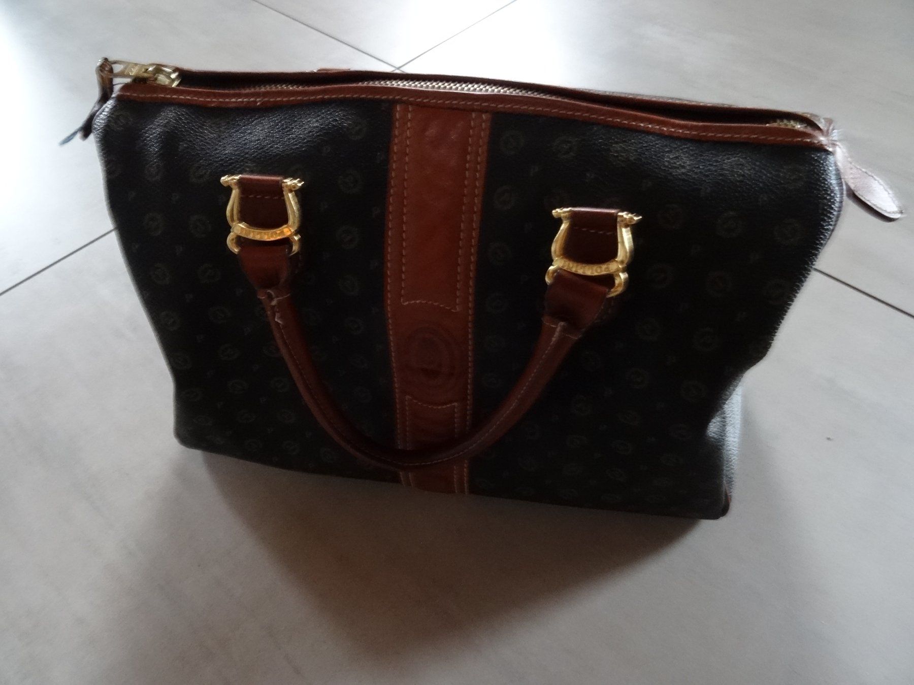 Taschen für Damen: Beuteltasche – Gebraucht aus Staad SG von Therry8 2