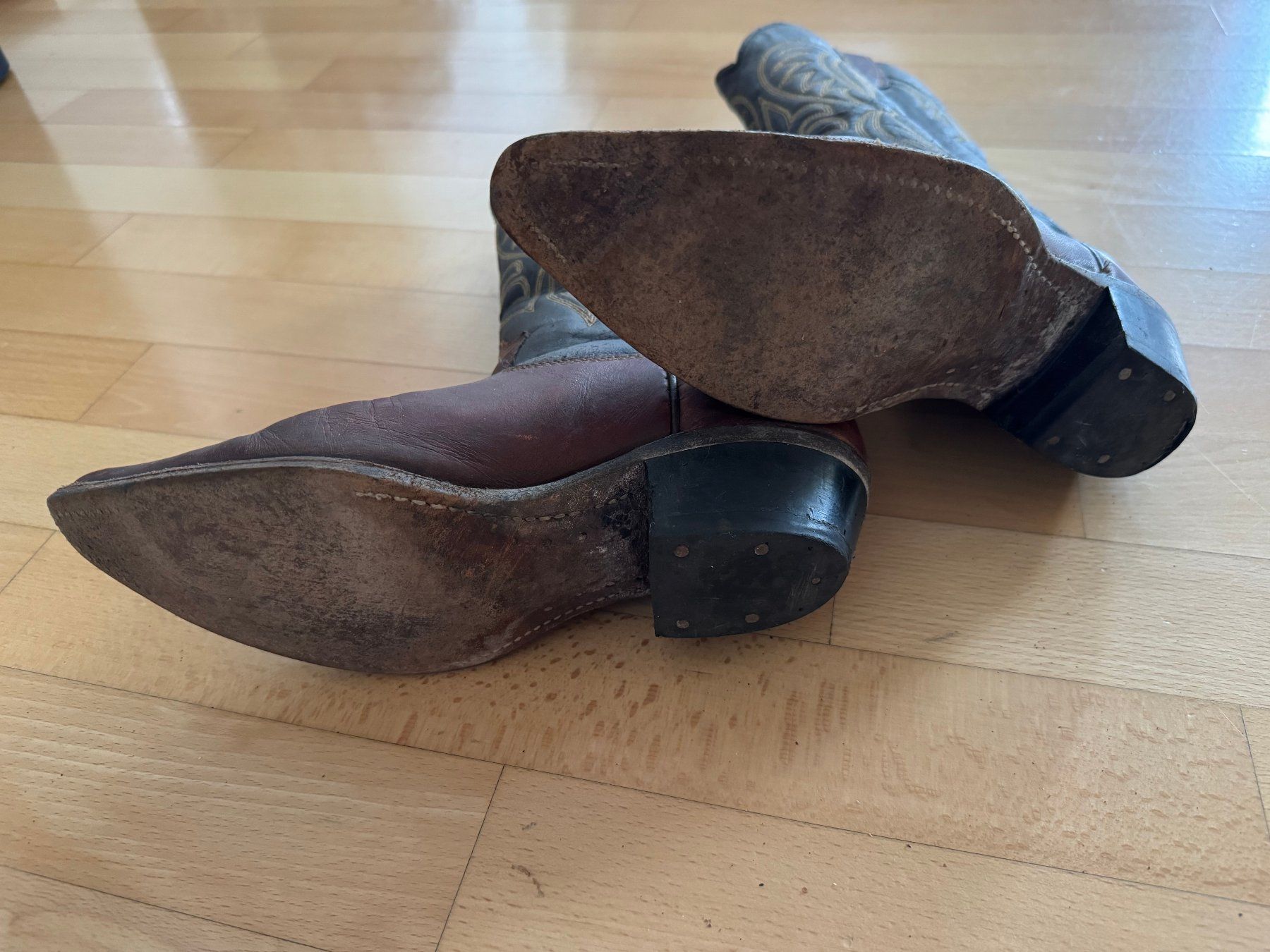 Scarpe da uomo: Cowboystiefel Grösse 7 1/2 – Usato da Zürich venduto da Hawaii22 1