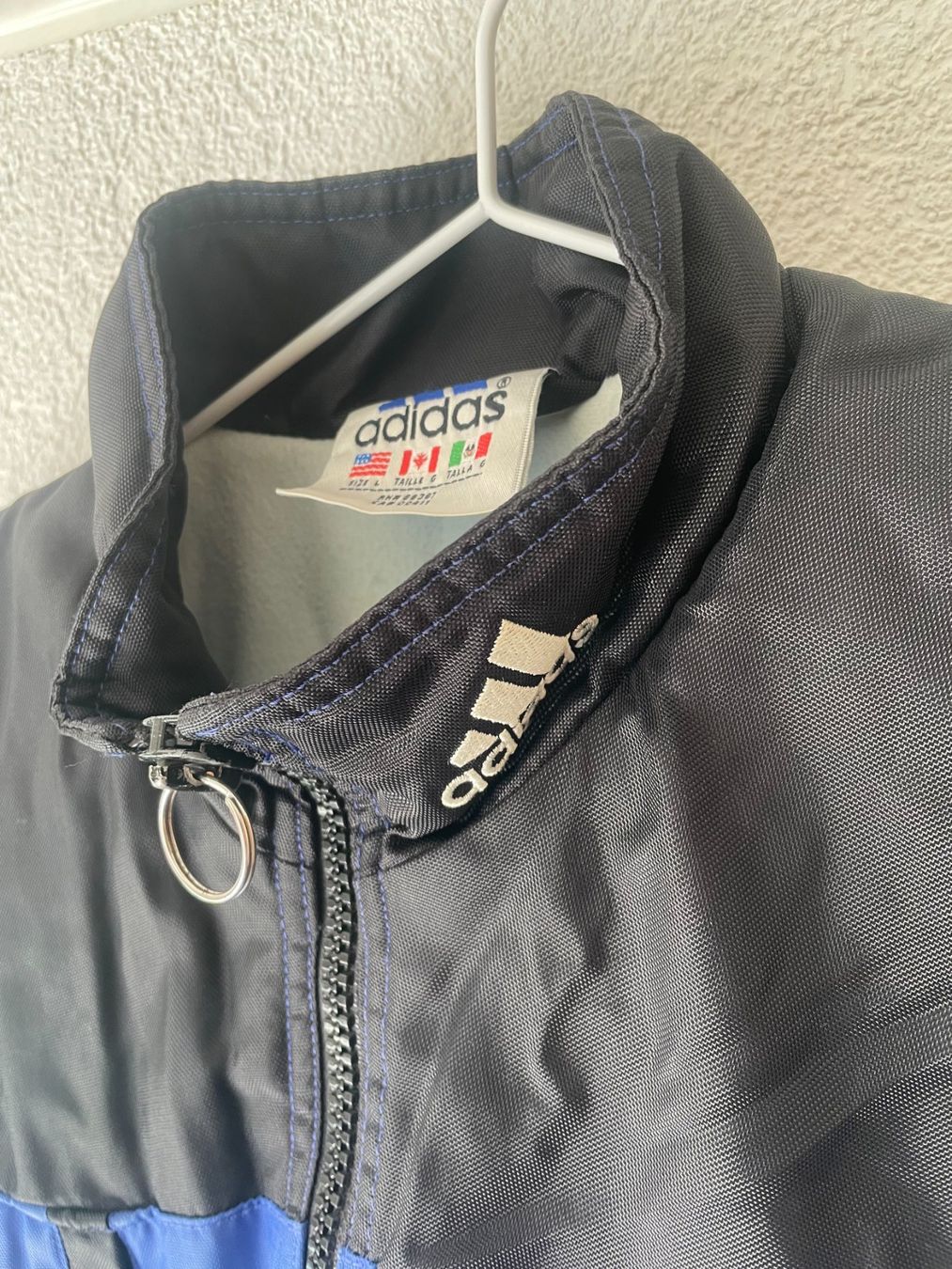Adidas Giacche: Adidas Vintage Bomber Jacket Black Blue L – Usato da Lausanne venduto da amaury.h 1
