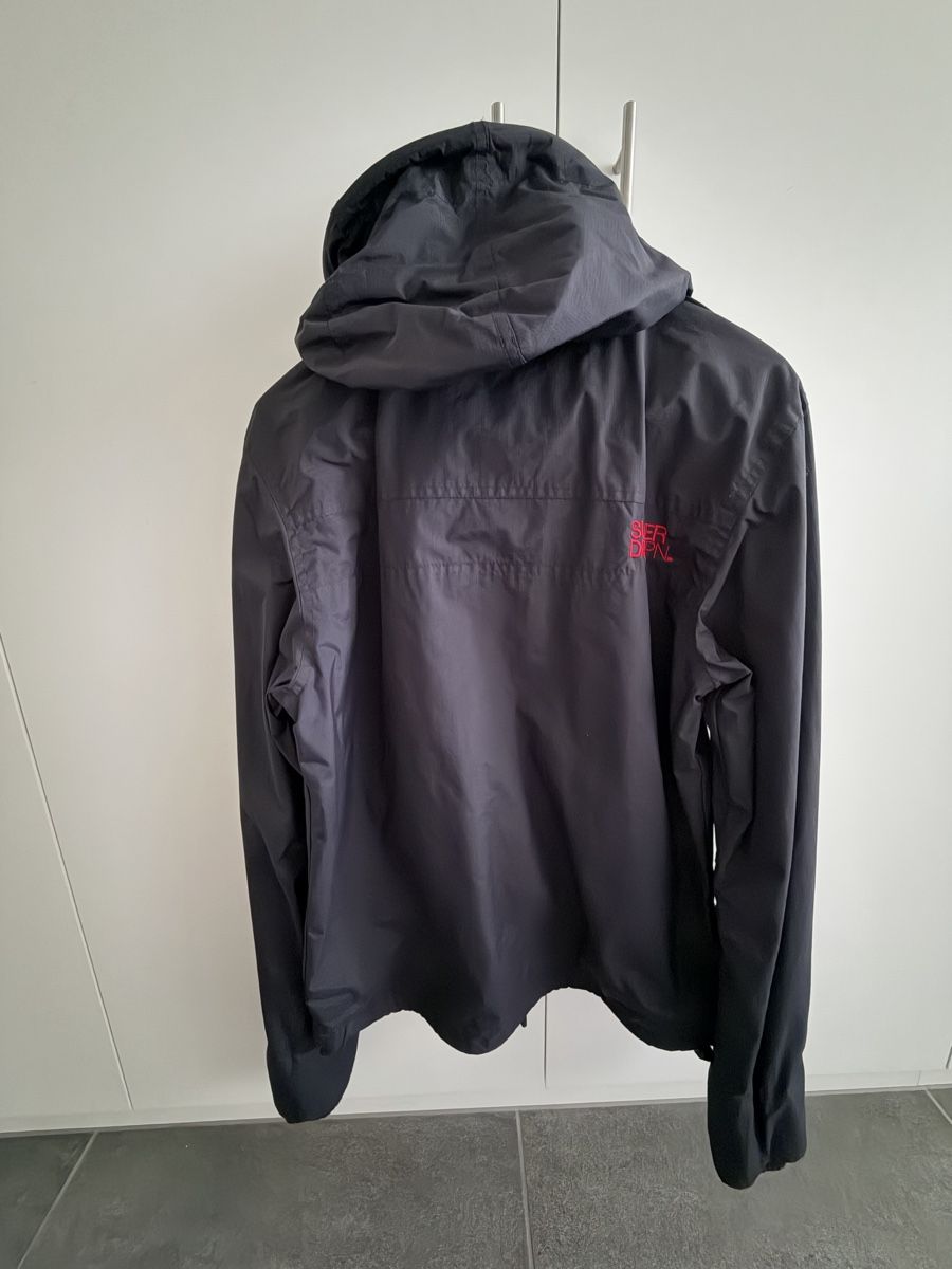 Giacche: SuperDry Regenjacke  – Usato da Uitikon-Waldegg venduto da Sablink 2