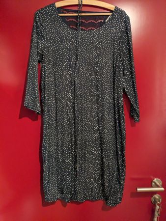 gepunktetes Kleid mit Spitzeneinsatz von Vila, Grösse 38