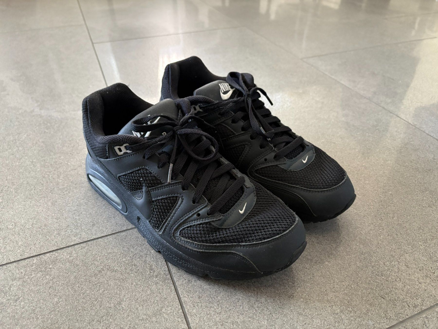 Nike Chaussures hommes: Nike Air Max Command Triple Black – D'occasion à Mumpf par galliforever