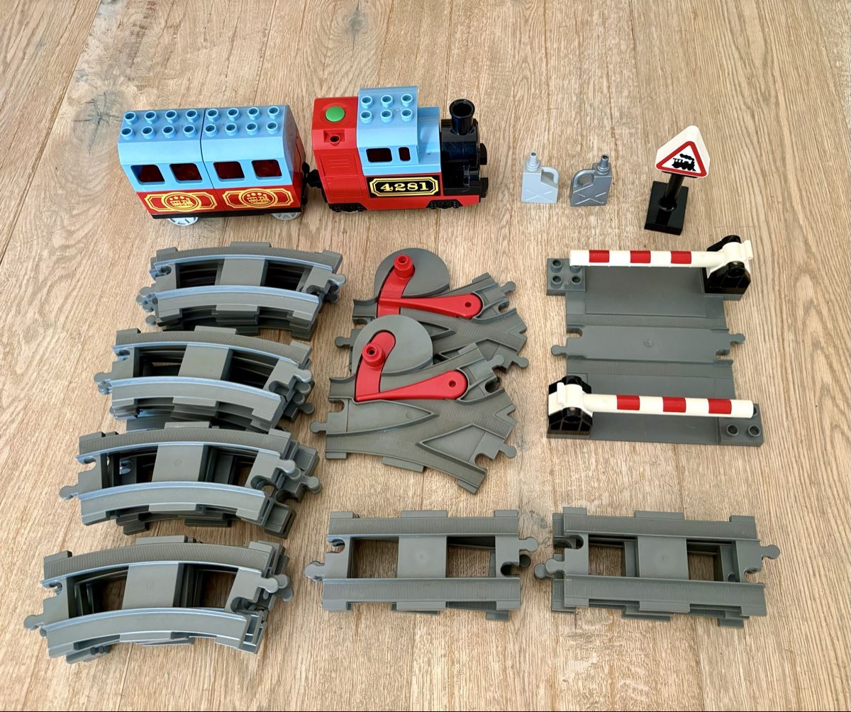 Lego Jouets: Lego Duplo Eisenbahn  – D'occasion à Russikon par Sucita