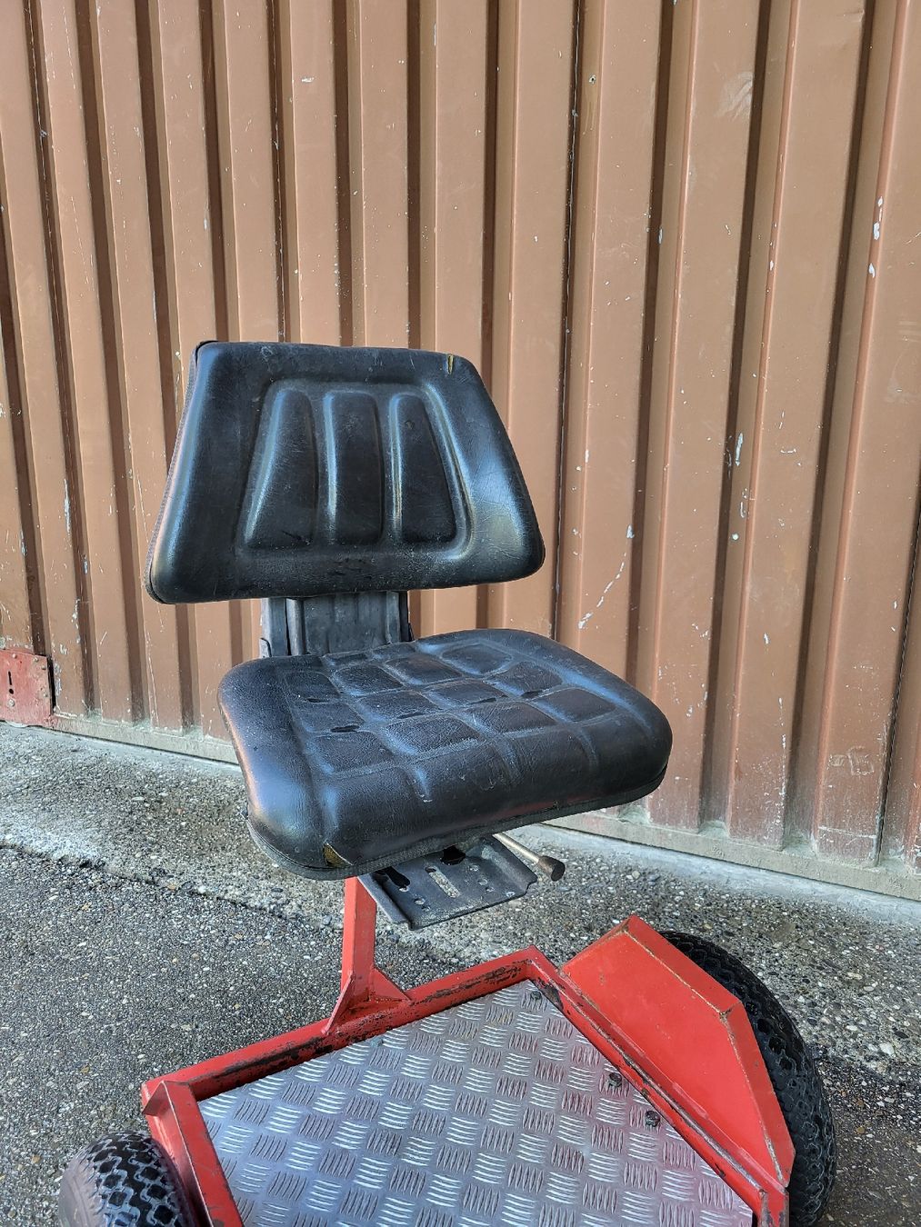 Zubehör Traktoren & landw. Fahrzeuge: Motormähersitz  – Gebraucht aus Oschwand von _retro_ 1