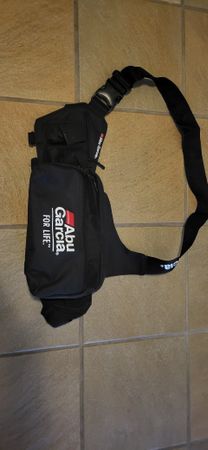 Abu Garcia Angeltasche schwarz neuwertiger Zustand