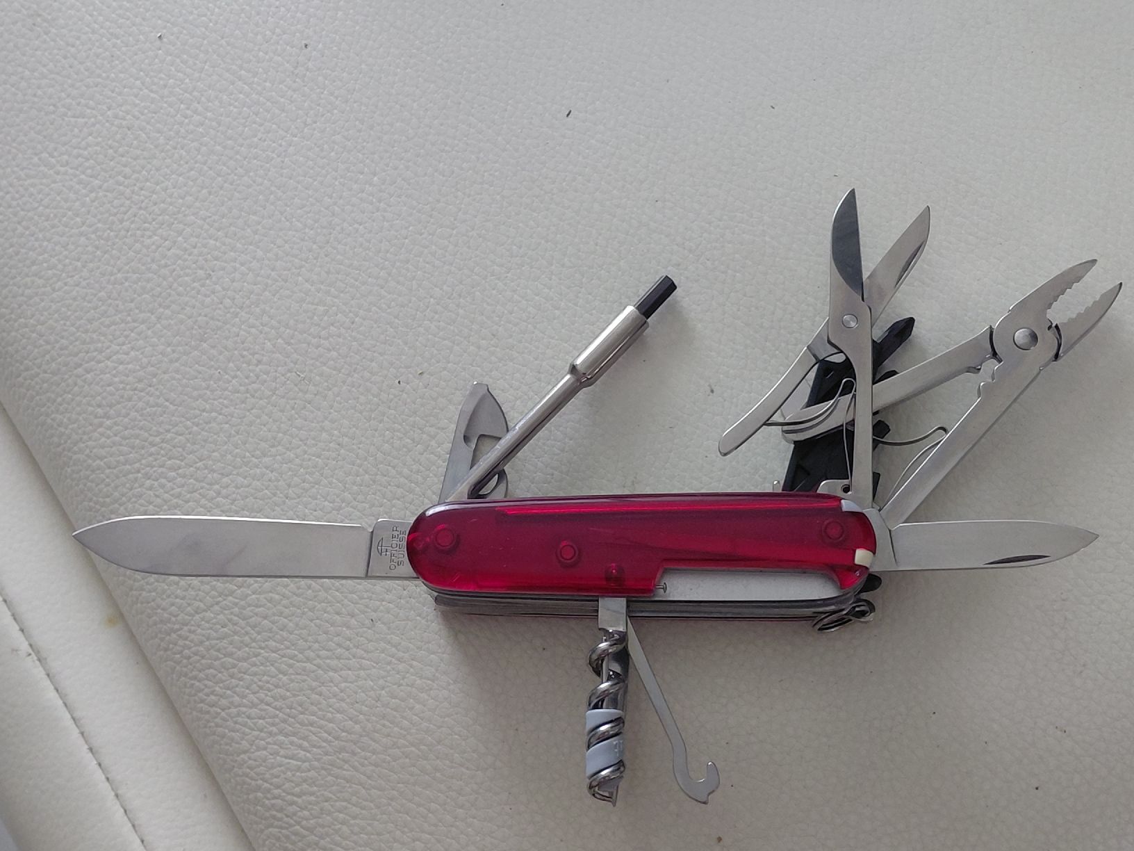 Victorinox Taschenmesser: Victorinox CyberTool M Ruby Top Zustand – Neu (gemäss Beschreibung) aus Belp von mar_76s8 1