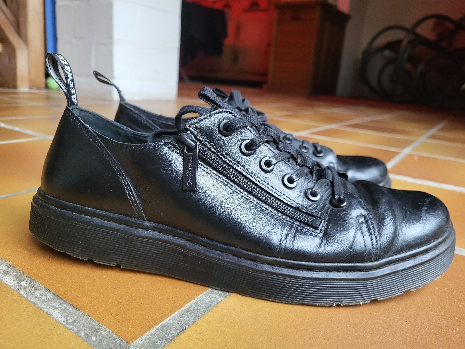 Dr. Martens Chaussures hommes: Dr Martens "With Soles Bouncing" T. 45 – D'occasion à Movelier par Gwadafab 1