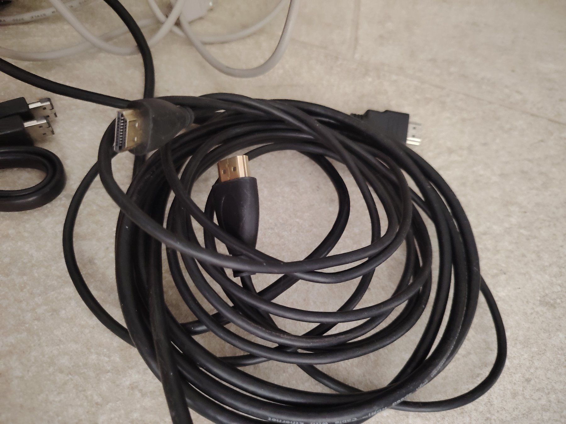Kabel: PC und TV Kabel – Gebraucht aus Torre von fku_92pw