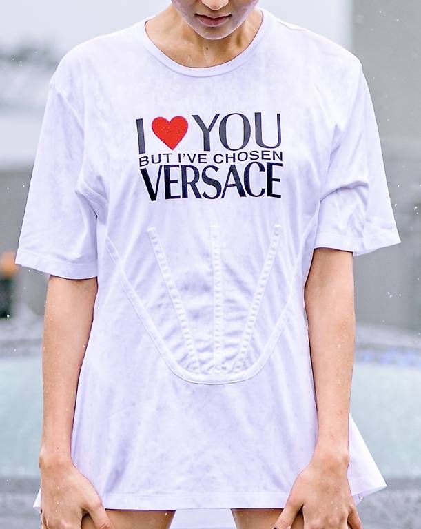 T-Shirts: T-shirt VERSACE – Gebraucht aus Rüti ZH von sor_c27g