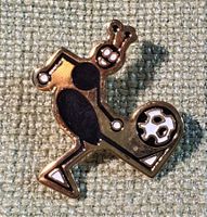 O144 - Pin Fussball Ameise