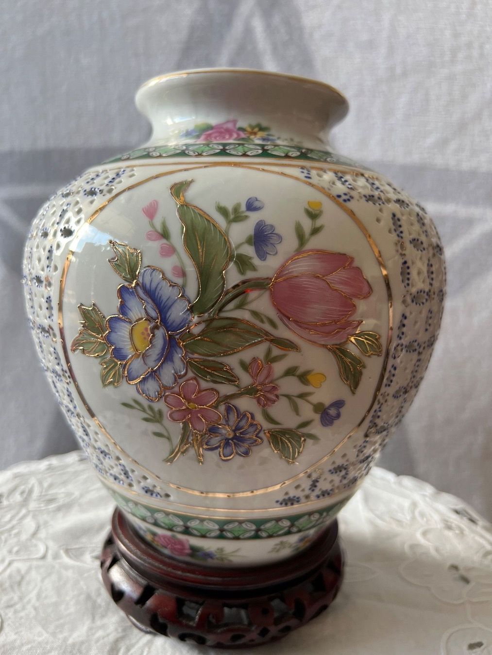 Vasi & Recipienti: Chinesische Ziervase Durchbruchmuster – Usato da Frenkendorf venduto da Only1 4