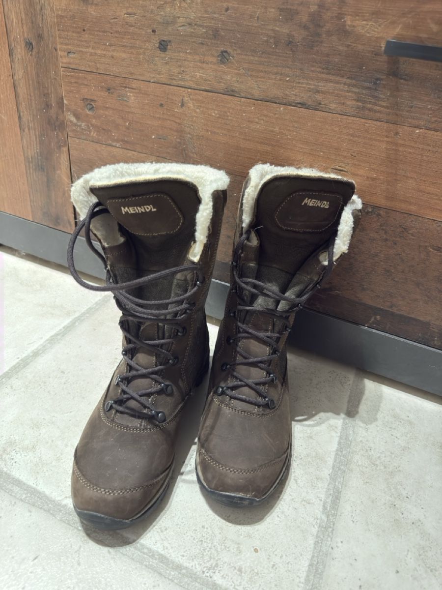 Meindl Chaussures hommes: Meindl Winterstiefel Gore-Tex Grösse 39 – D'occasion à Adliswil par JaniqueN