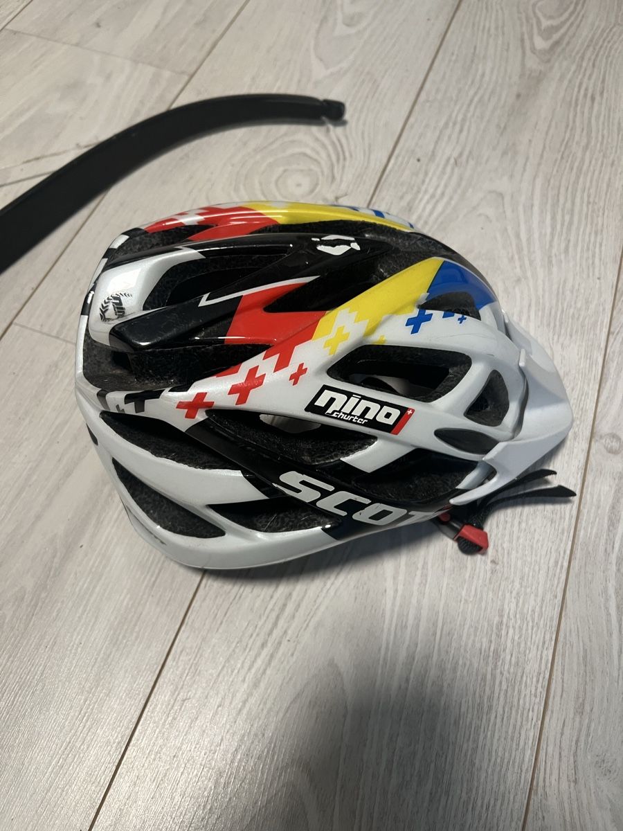 Scott Caschi: Casque VTT enfant Scott – Usato da Carouge GE venduto da Livie01
