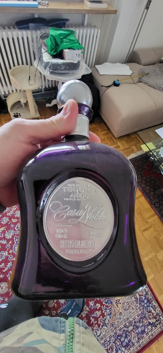 Altro: tequilla flasche zum nachfüllen – Usato da Basel venduto da topthings