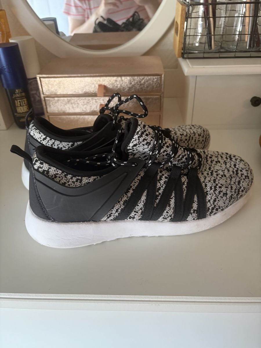 Herrenschuhe: Turnschuhe Unisex Grösse 39  – Gebraucht aus Basel von Brunner.T 3