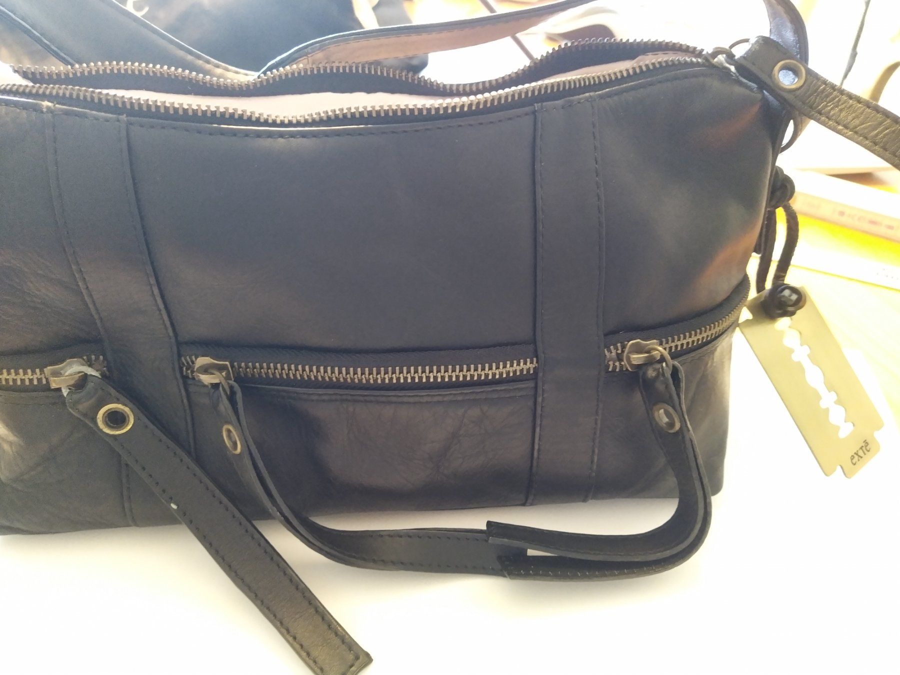 Borse da donna: Borsa in morbida pelle nera Exté – Usato da Figino venduto da Palotta 7